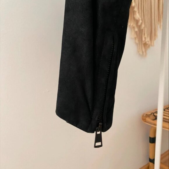 black coat - Picture 5 of 7